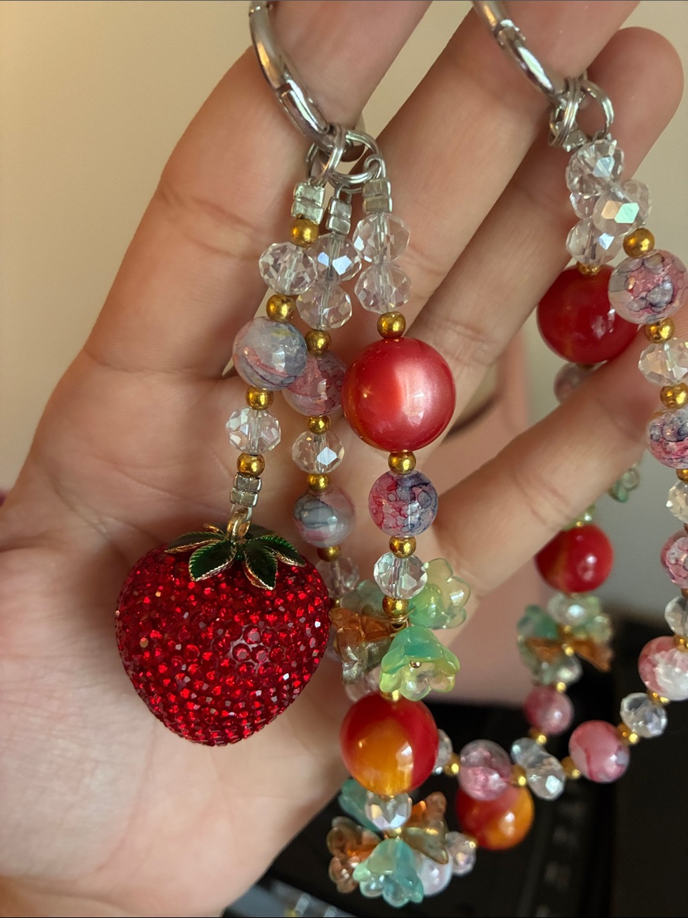 Red Crystal Strawberry Charm Beaded Bag Chain - Picture 3 of 3